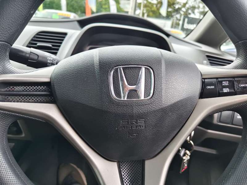 2010 HONDA CIVIC VTi, Limited Edition, auto, low kilometers, $ 7999 Great 1st car.
