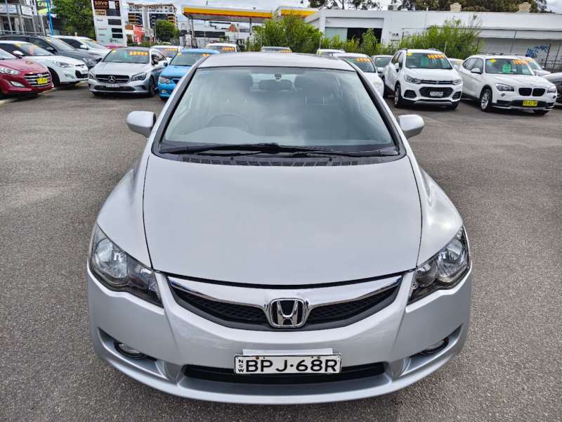 2010 HONDA CIVIC VTi, Limited Edition, auto, low kilometers, $ 7999 Great 1st car.