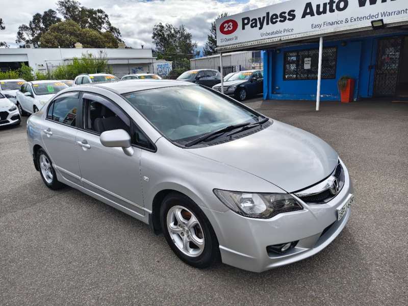 2010 HONDA CIVIC VTi, Limited Edition, auto, low kilometers, $ 7999 Great 1st car.
