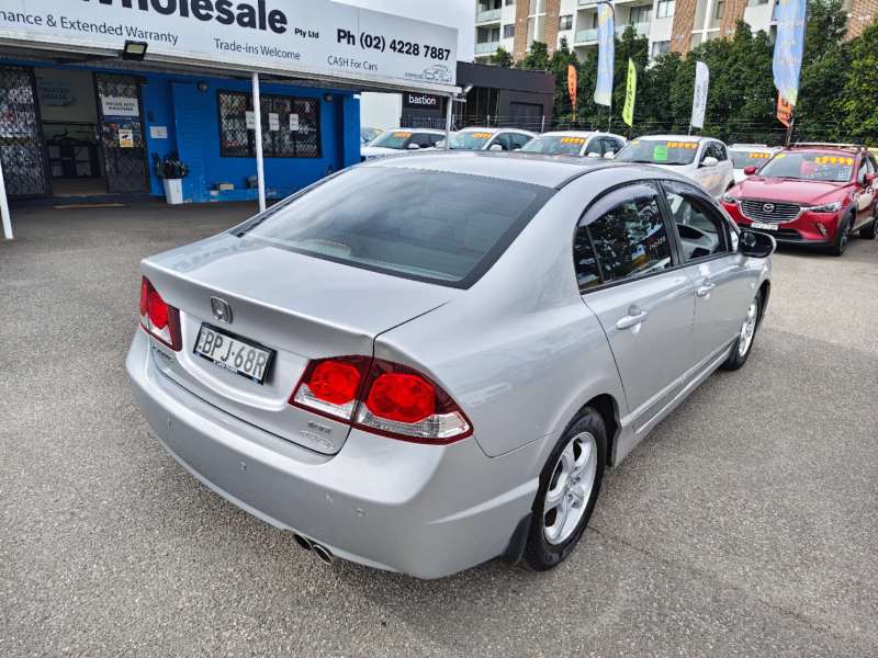 2010 HONDA CIVIC VTi, Limited Edition, auto, low kilometers, $ 7999 Great 1st car.