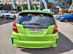 2013 HONDA JAZZ VIBE-S, auto, Top of the range, sporty looking, $ 8999 Great 1st car.