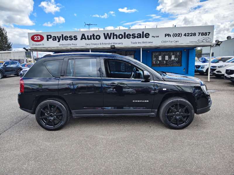 2013 JEEP COMPASS SPORT , auto, low kilometers, $ 6999 Great 1st car.