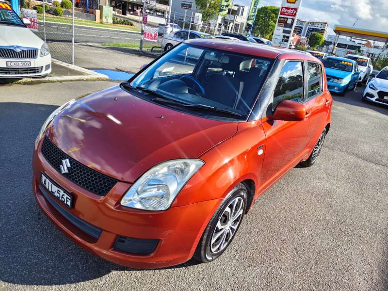 2008 SUZUKI SWIFT -auto, $ 4500 Cheap reliable 1st car.
