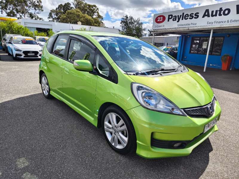 2013 HONDA JAZZ VIBE-S, auto, Top of the range, sporty looking, $ 8999 Great 1st car.