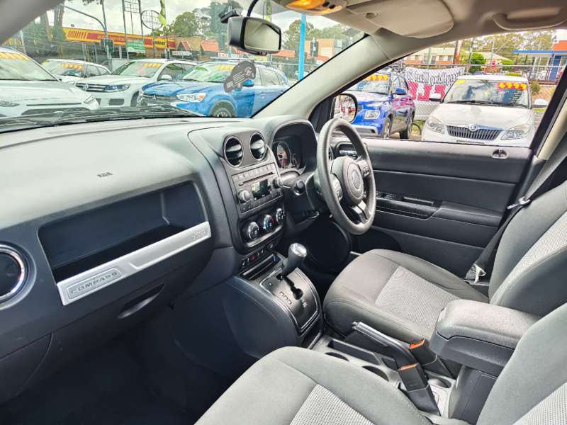2013 JEEP COMPASS SPORT , auto, low kilometers, $ 6999 Great 1st car.