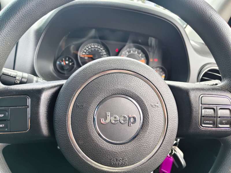 2013 JEEP COMPASS SPORT , auto, low kilometers, $ 6999 Great 1st car.