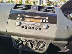 2008 SUZUKI SWIFT -auto, $ 4500 Cheap reliable 1st car.