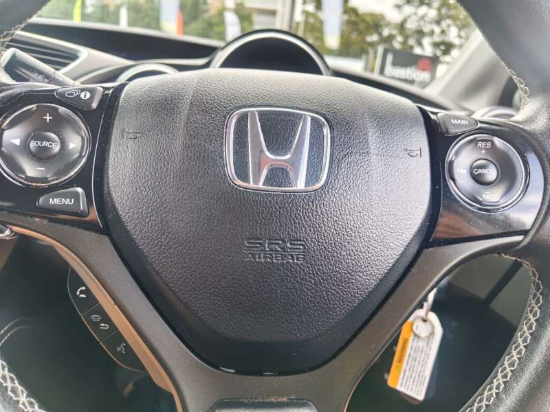 2015 HONDA CIVIC VTi-S auto, low kilometers, $ 11999 Great 1st car.