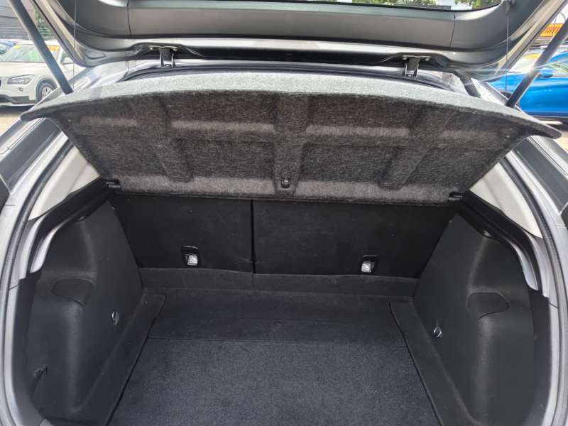 2015 HONDA CIVIC VTi-S auto, low kilometers, $ 11999 Great 1st car.