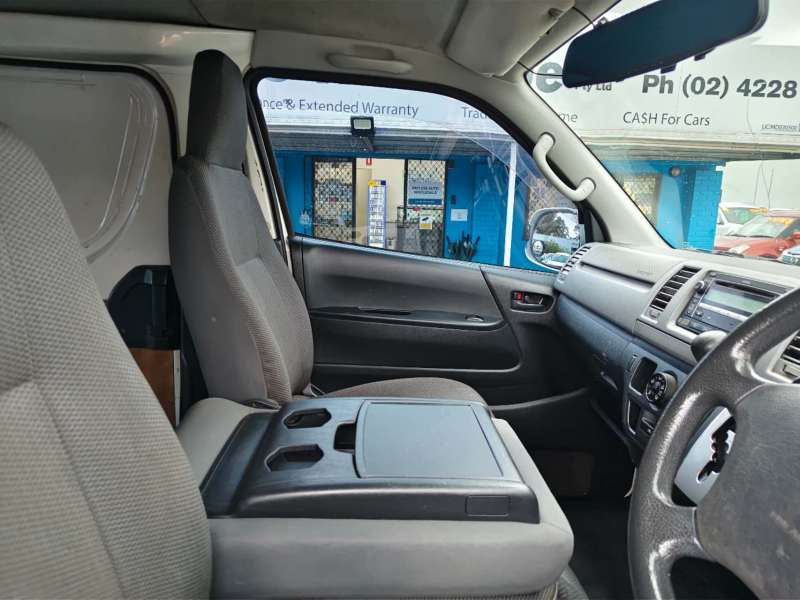 2010 TOYOTA HIACE LWB, auto, $ 11999 Cheap Van , Ready for work.
