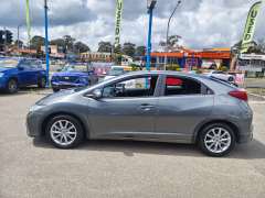 2015 HONDA CIVIC VTi-S auto, low kilometers, $ 11999 Great 1st car.