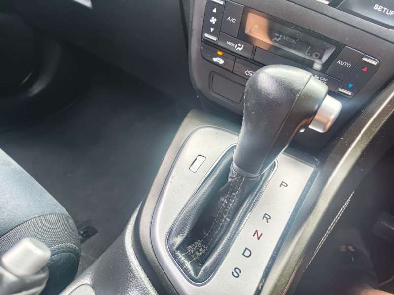 2015 HONDA CIVIC VTi-S auto, low kilometers, $ 11999 Great 1st car.