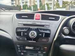 2015 HONDA CIVIC VTi-S auto, low kilometers, $ 11999 Great 1st car.
