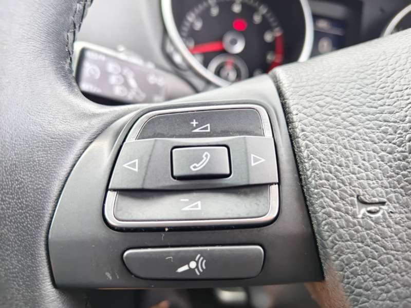 2012 VOLKSWAGEN GOLF 118 TSI COMFORTLINE, auto, only 66895km! $ 8999 Cheap reliable 1st car.