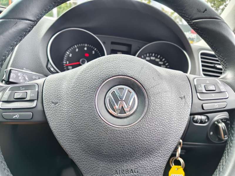 2012 VOLKSWAGEN GOLF 118 TSI COMFORTLINE, auto, only 66895km! $ 8999 Cheap reliable 1st car.