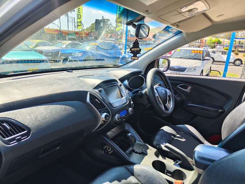 2013 HYUNDAI iX35 ELITE (AWD), well maintained, $ 7999 Great city suv.
