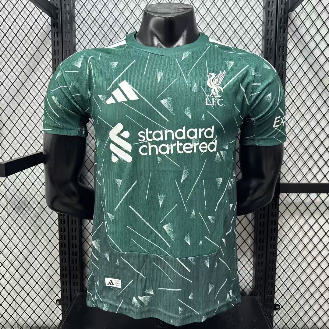 Player 2026-27 Liverpool goalkeeper Football jersey