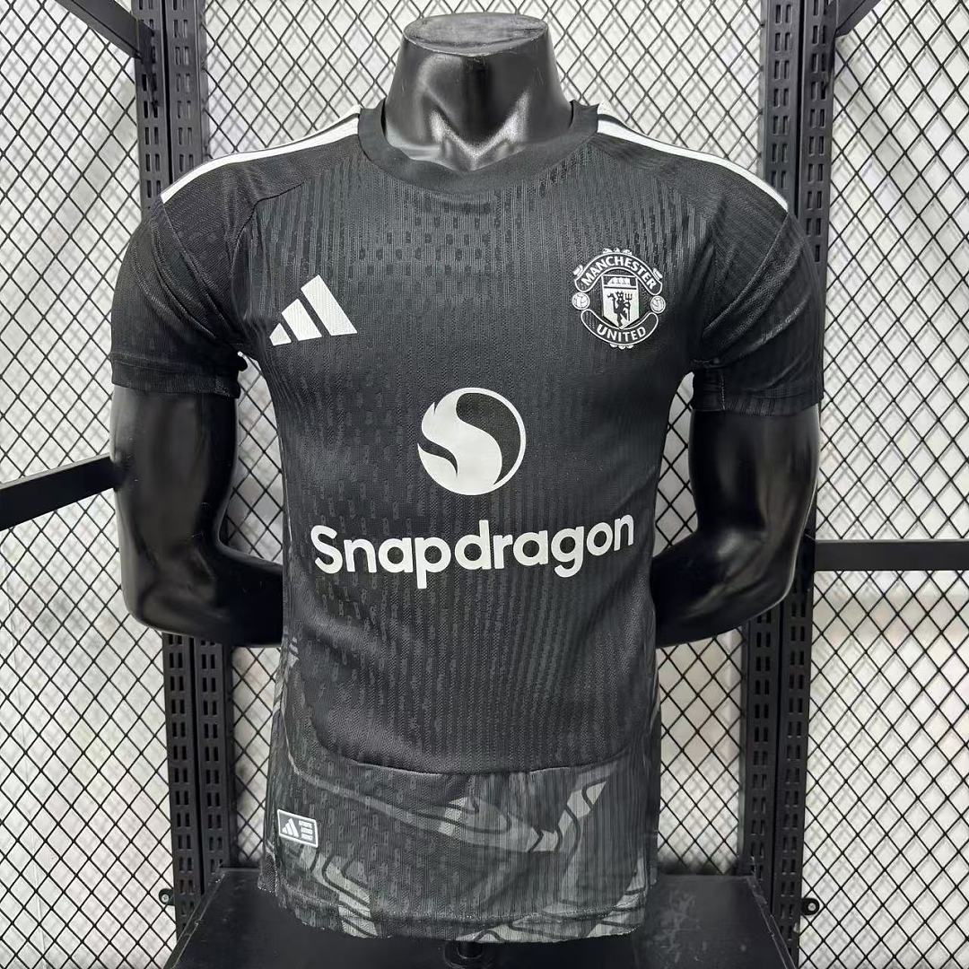 Player 2026-27 Manchester United goalkeeper Football jersey