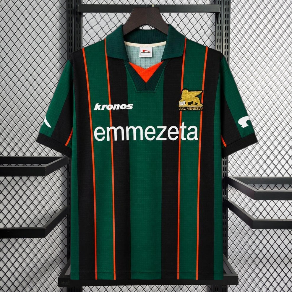 Retro 1999-00 Venezia FC Home Retro Football jersey