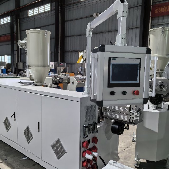 TPU steel wire winding, steel wire weaving high-pressure hydraulic hose extruder