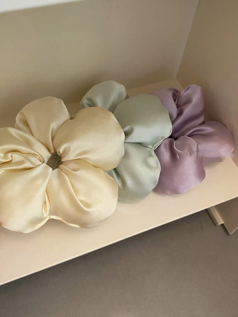 Korean Sponge flower large silk scrunchies for women 2024 new satin flower hair scrunchies hair band