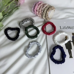 小さいサイズのサテンシュシュ 1cm スリムサイズのヘアシュシュ サテン伸縮性ヘアタイ