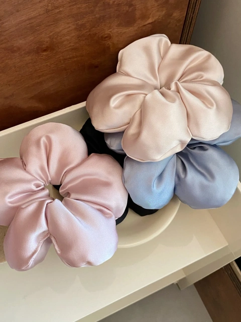 Korean Sponge flower large silk scrunchies for women 2024 new satin flower hair scrunchies hair band