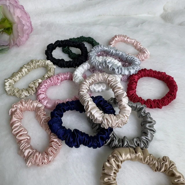 小さいサイズのサテンシュシュ 1cm スリムサイズのヘアシュシュ サテン伸縮性ヘアタイ