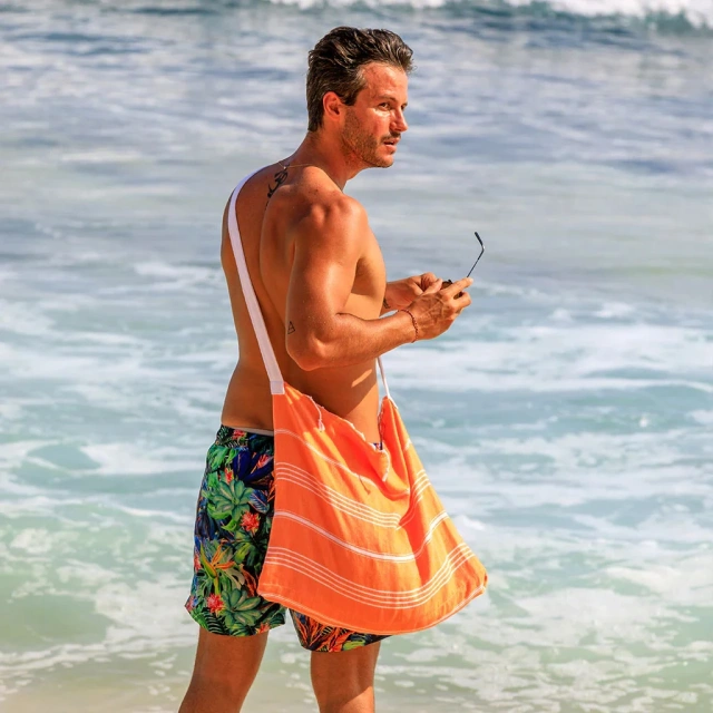 Wholesale personalized custom transformer towel 2 in 1 turkish cotton towels beach towels with bag