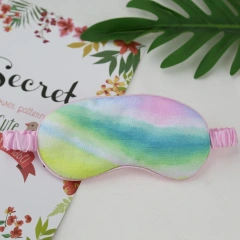 レインボーアイパッチは、圧力を下げてリラックスするソフトサテンの睡眠用アイマスクです。