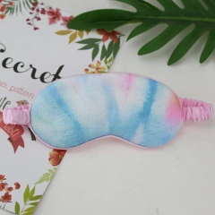 レインボーアイパッチは、圧力を下げてリラックスするソフトサテンの睡眠用アイマスクです。