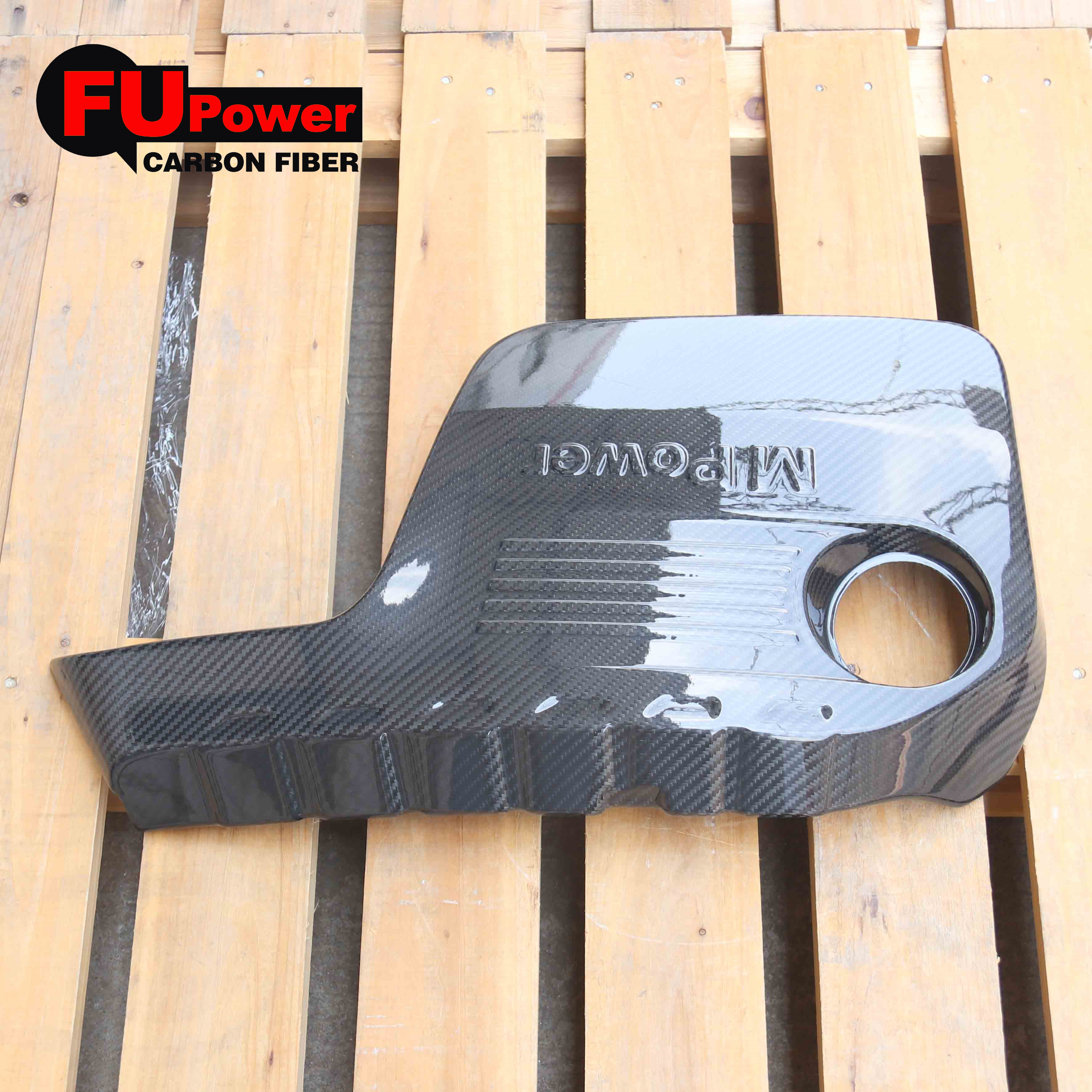Dry Carbon Fiber Engine Cover in Bonnet BMW F80 M3 F82 F83 M4 2014-2018