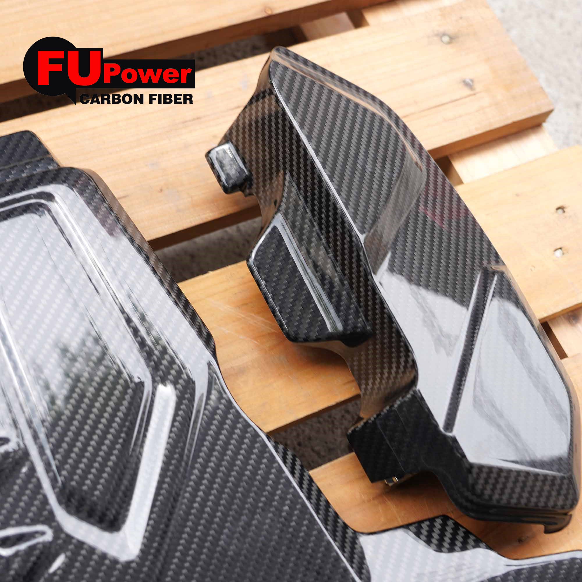Carbon Fiber Factory For BMW F90 M5 Engine Compartment Dry Carbon Trim Cover