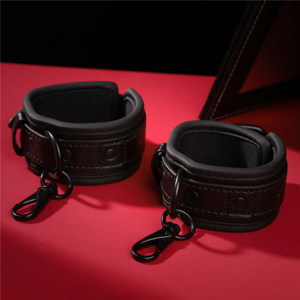 Fun sm Bondage Black Handcuffs Passion Couple Toys Soft Leather Lover Couple Adult Sex Toys