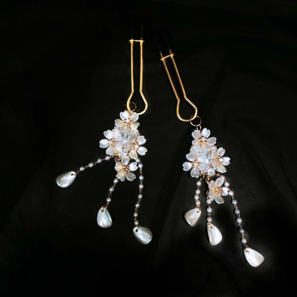 Sex Toys Flower Tassel Nipple Clamps Vagina Clamps Rotating Nipple Clamps Stimulate Clitoris Nipples Nipple Clamps Anal Plug