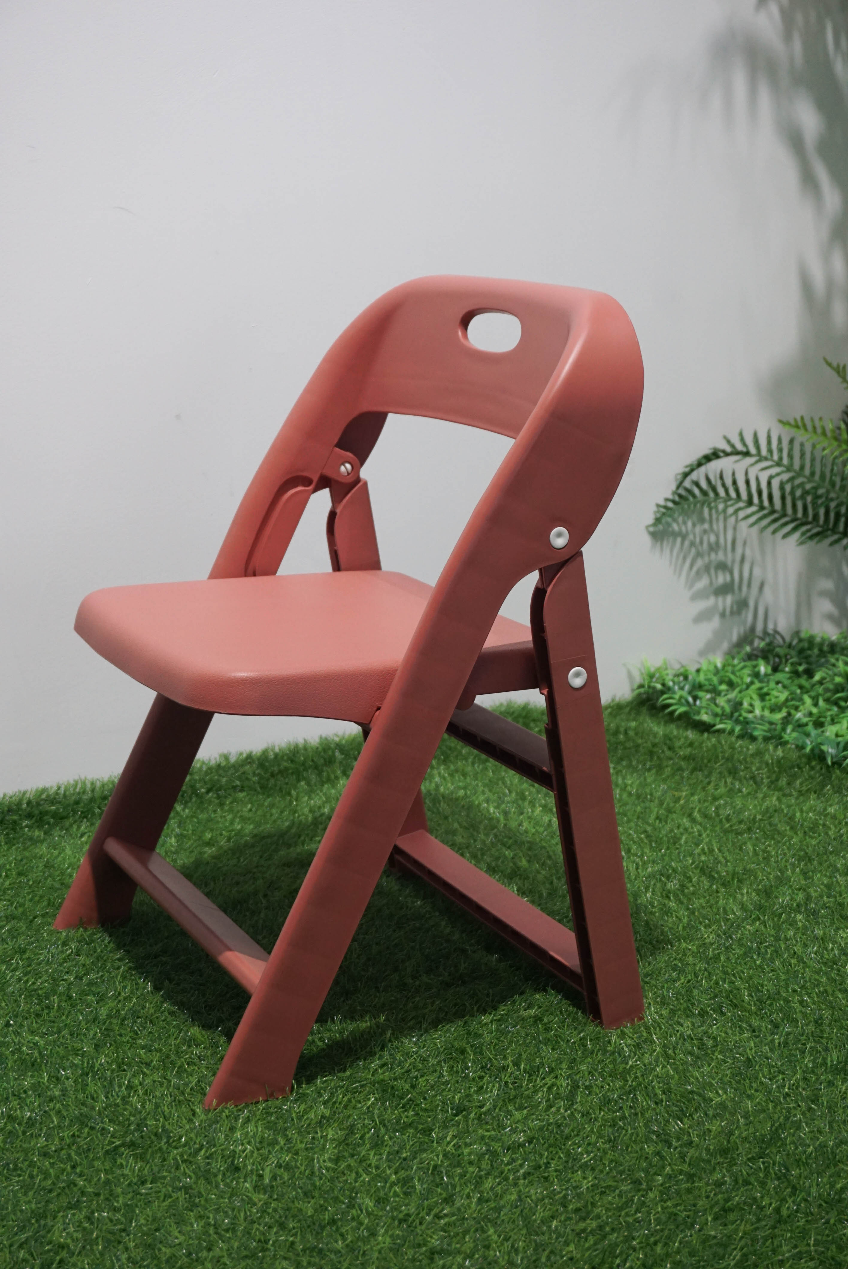Macaron colored folding chair with backrest anti slip