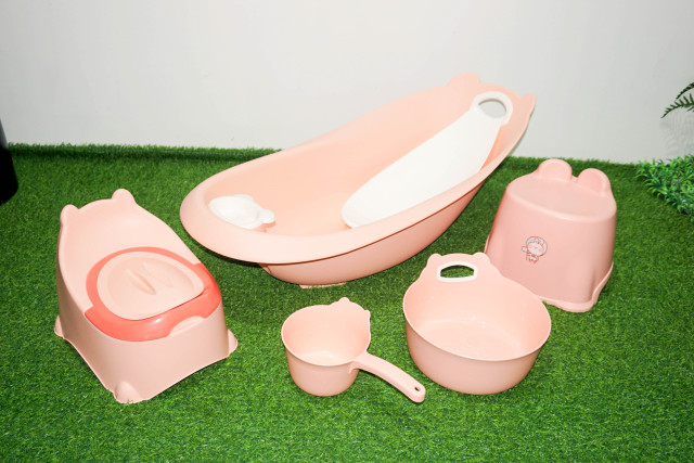 PP material plastic thickened baby bath product set
