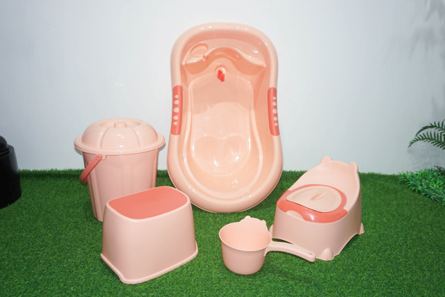 PP material plastic thickened baby bath product set