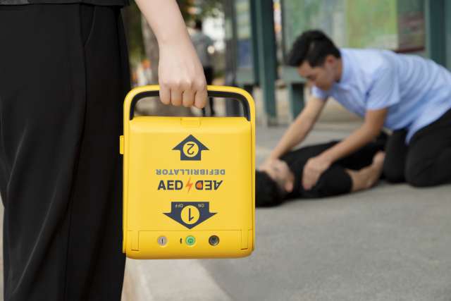 Semi Automated External Defibrillator i3