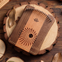 Hluru Kalyre Harpika 17 弦樱桃木与黑胡桃木组合 KL17-CBW