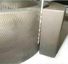 Thread rolling die set for nail rolling machine