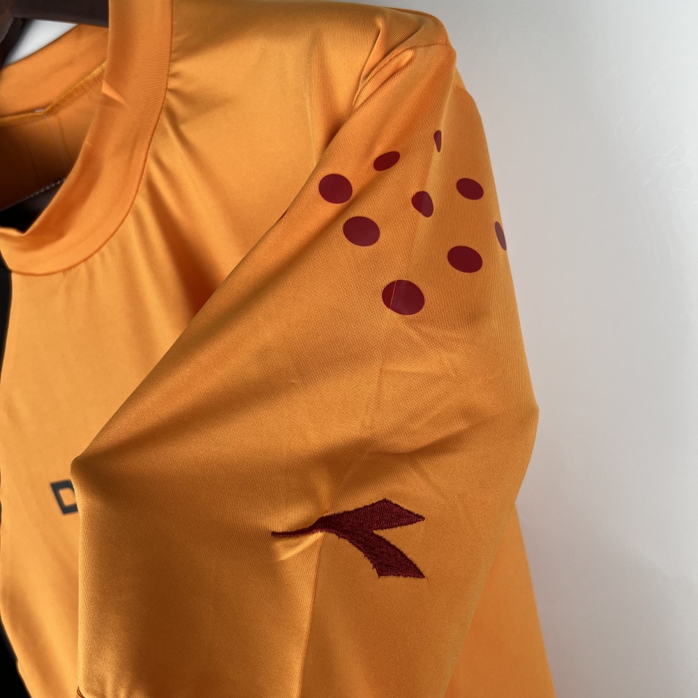 2005/06 Roma Retro Jersey Home Replica