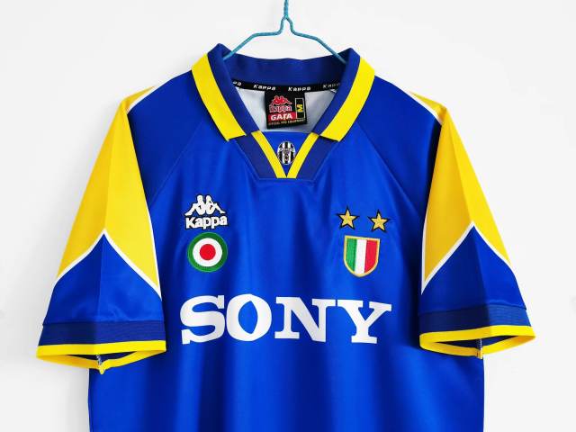 1995/96 Juventus Retro Jersey Away