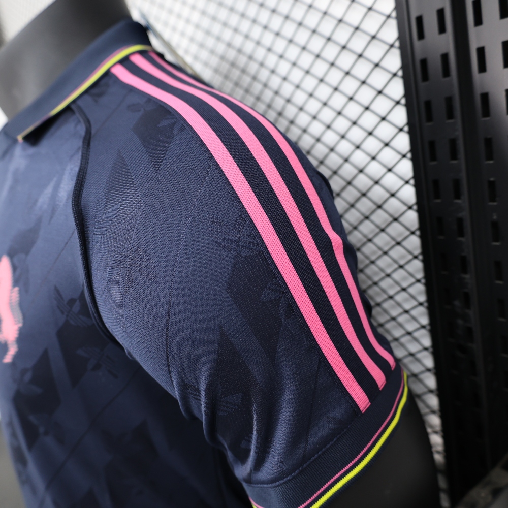 2024/25 Juventus Retro Player Special Edition Jersey