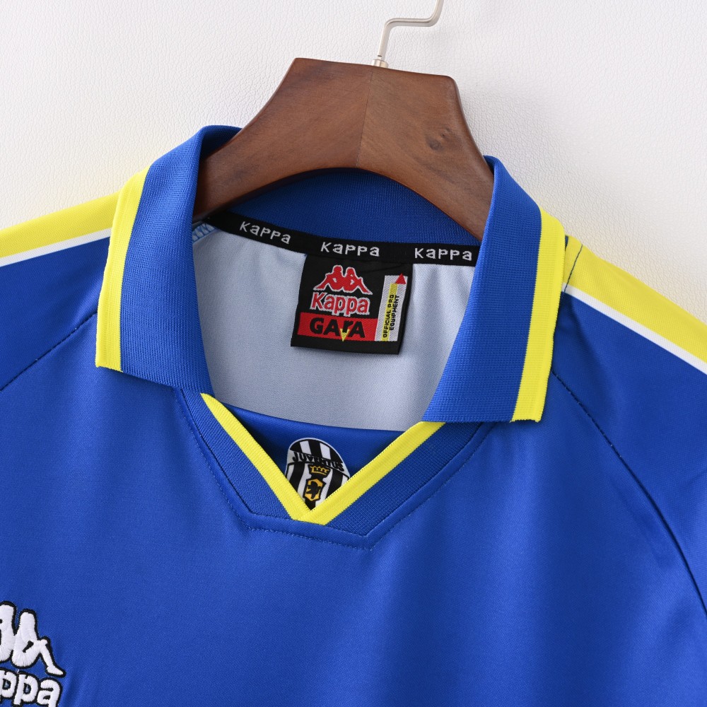 1996/97 Juventus Retro Jersey Away