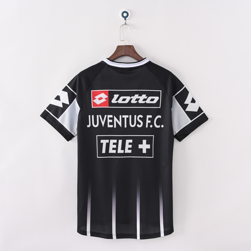 2000/01 Juventus Retro Jersey Black Replica   