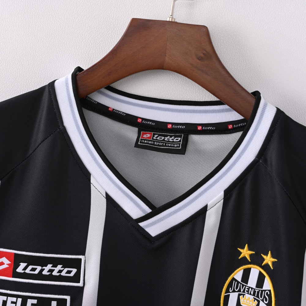 2000/01 Juventus Retro Jersey Black Replica   