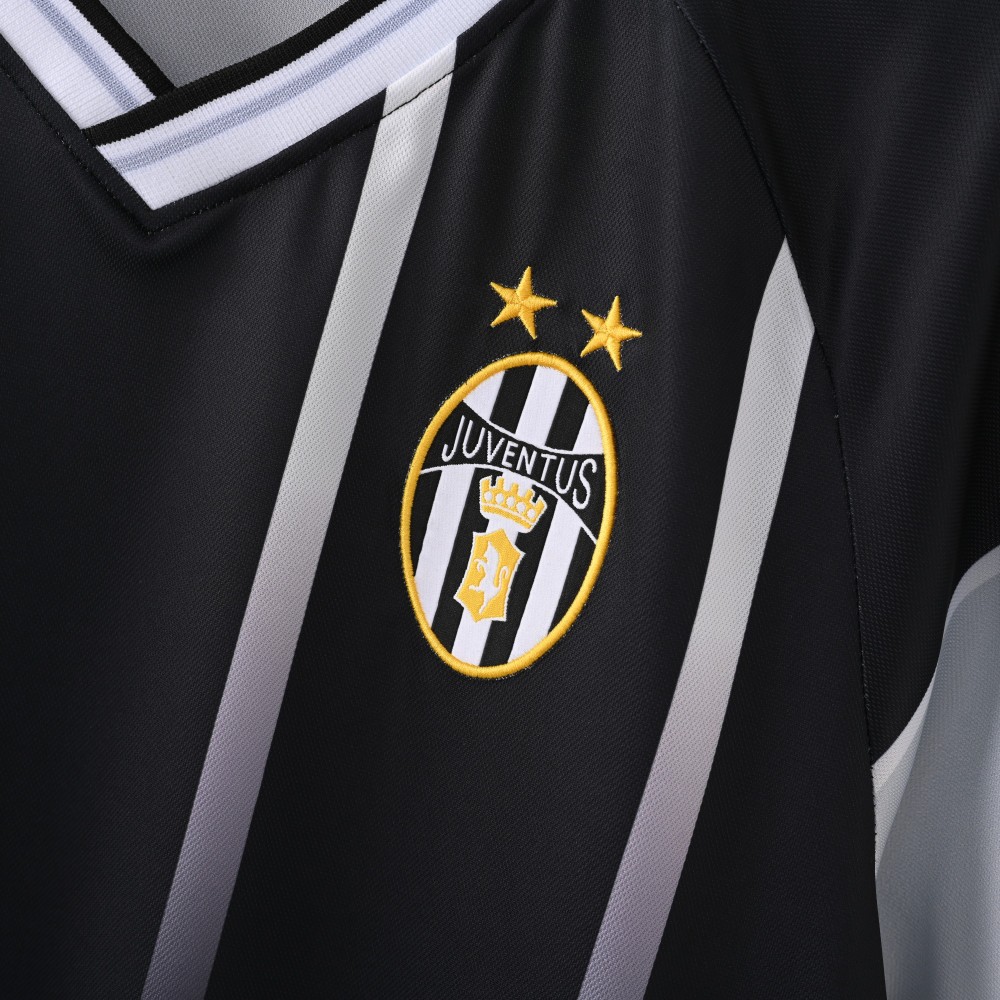 2000/01 Juventus Retro Jersey Black Replica   