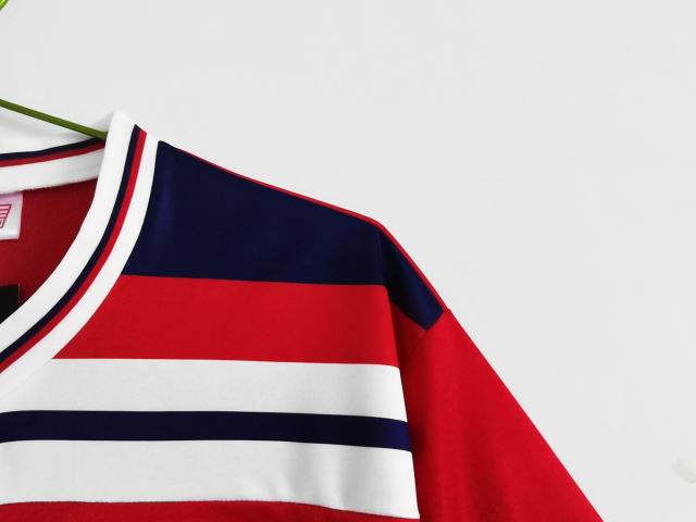 1982 England Retro Soccer Jersey Away Replica