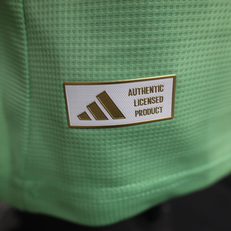 2025/26 Liverpool Goalkeeper Jersey Player Version 